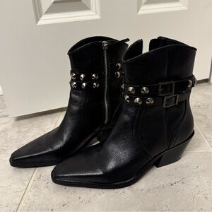 Beautiful 100% leather cowboy boots Zara size 7